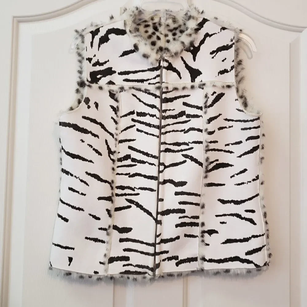 Vest   - Picture 2 of 5